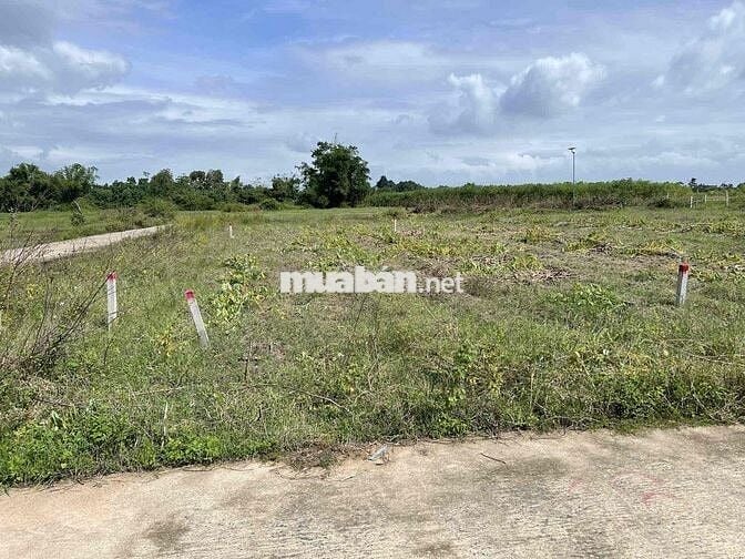 Chính chủ cần bán gấp lô góc 2 mặt tiền gần đường 33