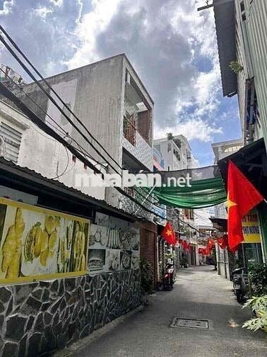 Bán nhà hẻm xe hơi thông,40 m2 xây 3 tầng hơn 4 tỷ,Quang Trung,Gò Vấp