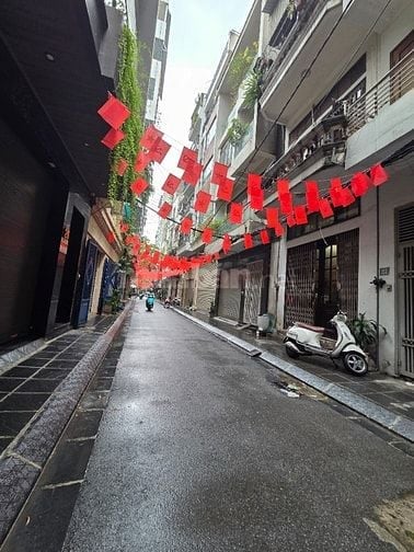 Cần bán nhà ngõ phố Lê Trọng Tấn, ngõ oto tránh, 60m2, 5 tầng, MT 5m.