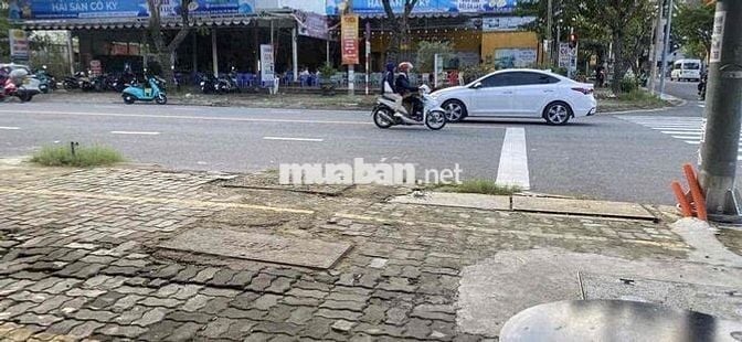 100 m2 đường hồ hán thương sát lô góc 2 mặt tiền , đường rộng 15 m via