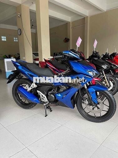 winer x . máy zin im . áo đẹp ko trầy. quá mới