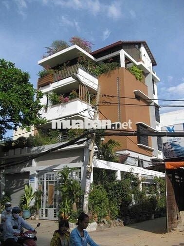 Sắp về Việt Nam công tác nên cần bán gấp nhà 2 mặt tiền