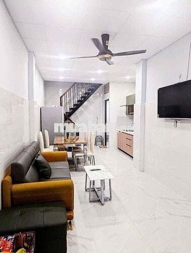 CHÍNH CHỦ CHO THUÊ NHÀ MỚI 2PN 2WC FULL TIỆN NGHI NGAY BẾN VÂN ĐỒN-Q4