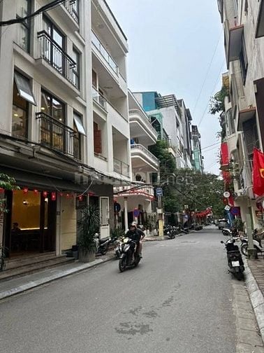 Cần Bán Căn Nhà PLô  Trung Kính Mạc Thái Tổ Yên Hòa  DT 55 M  34,9 TỶ 