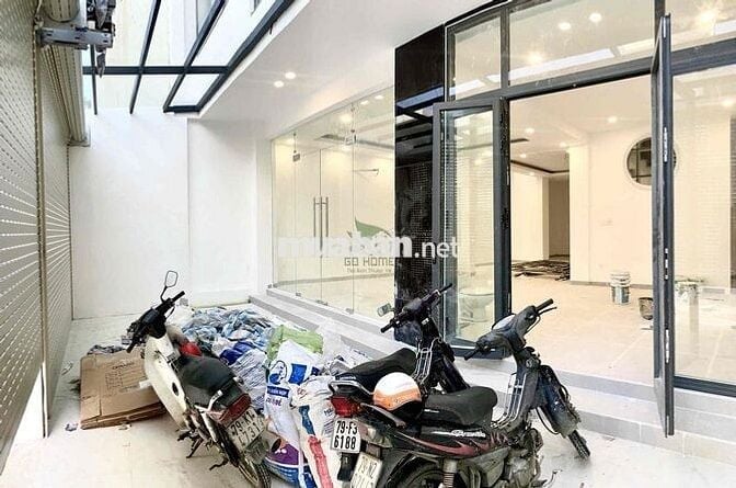 CHO THUÊ NHÀ MẶT TIỀN NGANG 8M KHU BÀN CỜ TRUNG TÂM