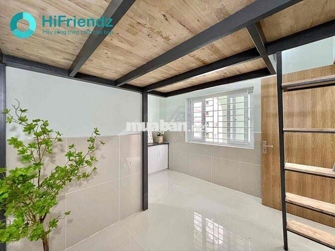 Phòng gác lửng Cửa sổ trời ngay Công Viên Làng Hoa