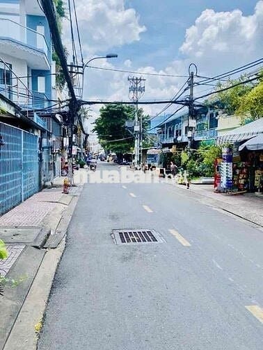 PHONG PHÚ, QUẬN 8 – NHÀ 3 TẦNG ĐẸP GIÁP QUẬN 5 – NHỈNH  3 TỶ  - Ở NGAY