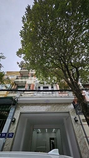 Cho thuê nhà ngõ 110 Trung Kính, DT 92m2 x 5 Tầng, Mặt tiền 4.5m, 9P