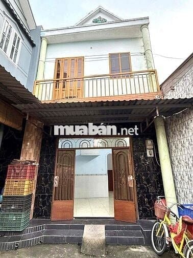 Cho thuê nhà lầu trệt có: 2pn nằm bên chợ và ga Dĩ An - Dĩ An