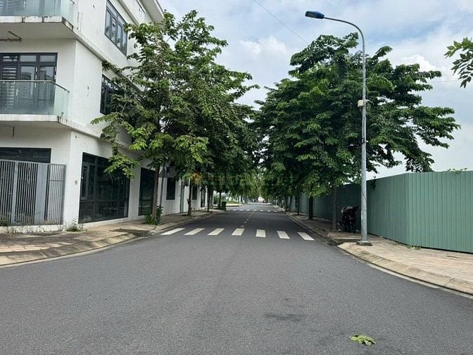 Chỉ 38 tỷ sở hữu siêu phẩm 4 tầng ngay khu An Phú New City Q2(7x21.5) 