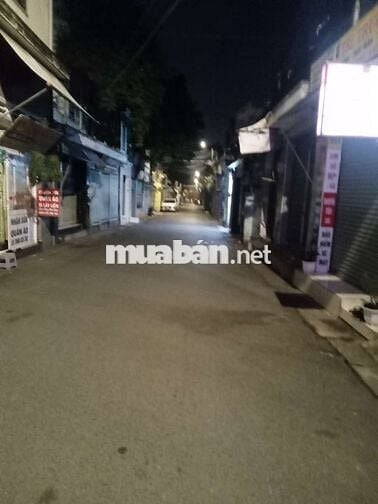 Phòng trệt, đẹp, ngay cổng KCN Sóng thần 1