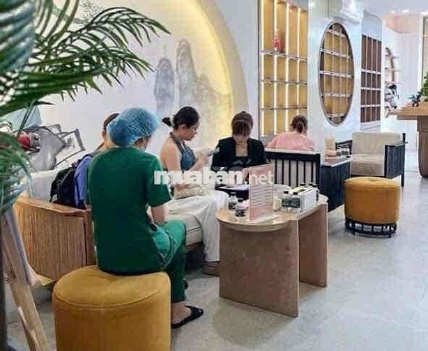 Mặt tiền Kinh Doanh 30/4 gần Becamex , gần vòng xoay 9x17 1 lầm 3 tâng