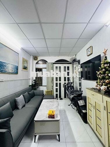 Chính chủ Nhà phố hẻm Quận 1, 24m2, 3 phòng ngủ, đường Nguyễn Văn Cừ