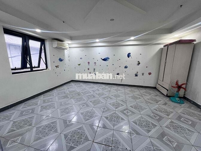 Cho thuê Phòng chính chủ, an ninh, sạch sẽ, có cửa sổ, sân thượng