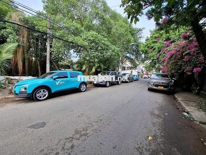 BÁN GẤP NHÀ XÔ VIẾT NGHỆ TĨNH P.24  HẺM XE HƠI - SÁT MẶT TIỀN SỔ A4