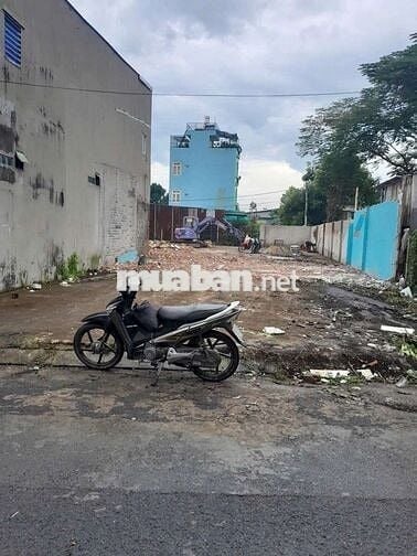 Ðất 7,36 x 21,27 (150,9m2) đường thông 6m gần chợ Xuân Thới Thượng