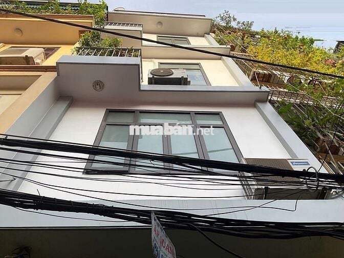 Cho thuê căn nhà riêng ngõ 29 phố Dịch Vọng, Dt 45m2 x 5 tầng có đồ NT