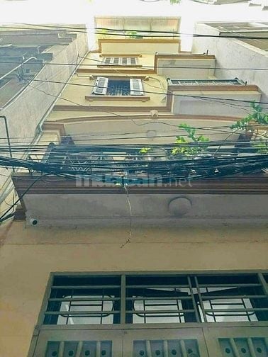 Cho thuê nhà nguyên căn ngõ 62 đường Nguyễn chí Thanh.