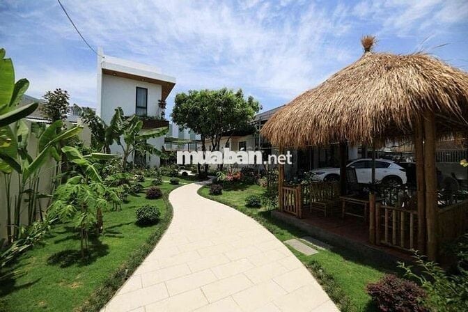 CHO THUÊ VILLA SÂN VƯỜN MỚI 100% GẦN BIỂN PHAMH VĂN ĐỒNG