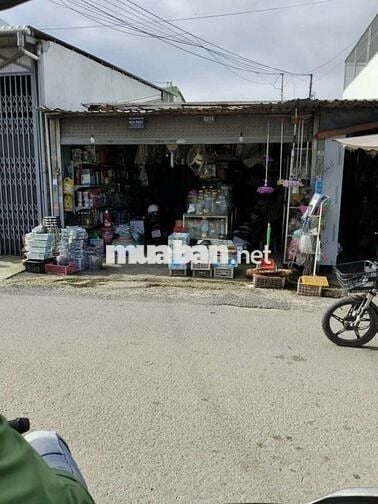 NHÀ SHR MẶT TIỀN NGAY TRUNG TÂM NGÃ TƯ CHỢ VÀ TRƯỜNG HỌC LÊ THI NGAY