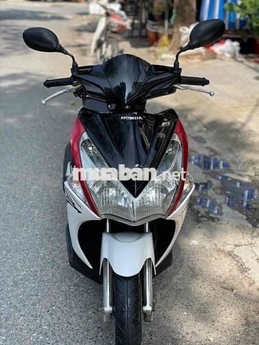 Honda Airblade đầu to phun xăng điện tử