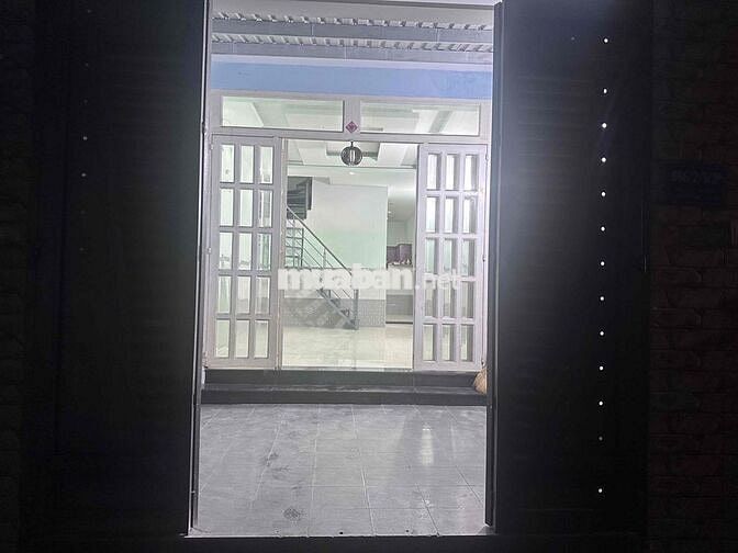 Cho thuê nhà nguyên căn 1T1L, 2PN, 2WC trên dưới.