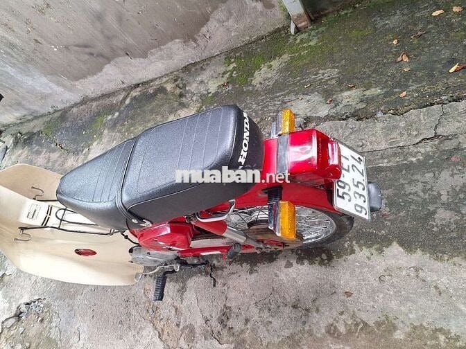 Honda DM màu Đỏ, Trắng