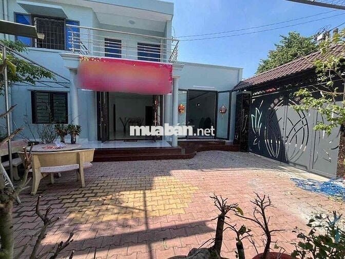 Cho thuê nhà sân vườn (350m2), 6PN, phường Trung Dũng (cũ).