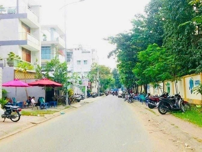 Bán gấp đất nền Biệt Thự , Lô góc , đối diện công viên 