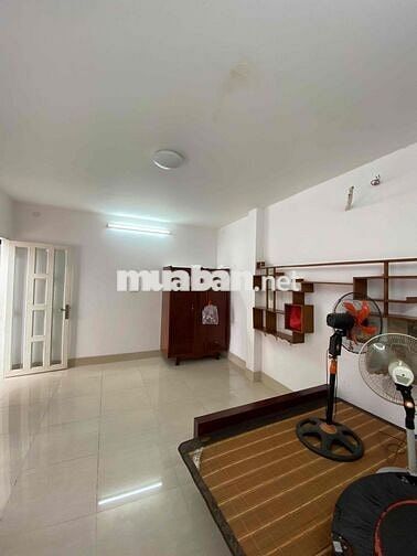 Phòng trọ Q4 20m2 gần trung tâm