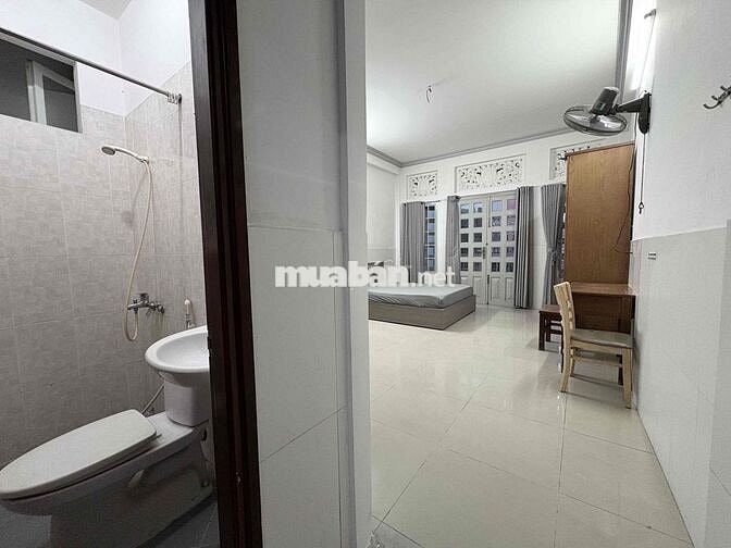 Cho Thuê Căn Hộ Studio Ban Công Thang Máy Full NT Ngay Bà Hạt Quận 10