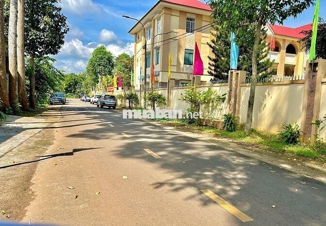 Cần bán 200m2 đất thổ cư ngay cạnh UBND Phường Bình Lộc - Đồng Nai