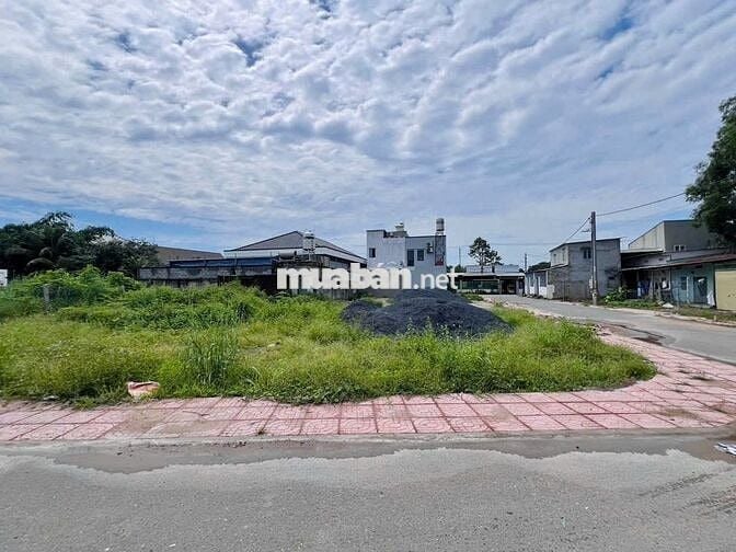 CẦN BÁN NGAY 2 LÔ LIỀN KỀ 3 MẶT TIỀN LIỀN KỀ ĐẸP NHẤT PHƯỜNG TÂN TRIỀU