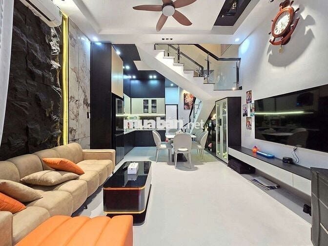 Bán nhà 3 tầng 3 mê kiệt Hoàng Diệu