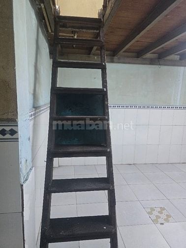 Cho thuê nhà Quận 4 hẻm nhỏ 15m2, diện tích sử dụng 30m2