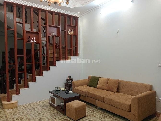 Chính chủ bán nhà Lạc Long Quân, tiện ích xung quanh đầy đủ . 