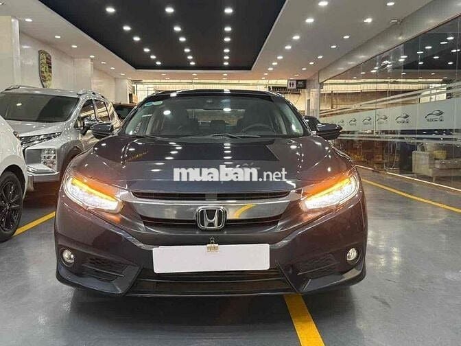 Honda Civic 2017 1.5L Vtec Turbo - 82000 km