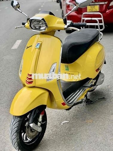 Vespa Sprint vàng 2021 dáng đẹp xe chuẩn chính chủ