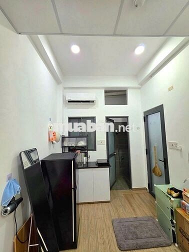 Pass phòng studio 25m2 trên đường Nguyễn Thần Hiến Quận 4