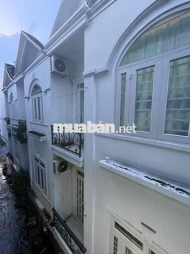 Nhà cho thuê 3 tầng có 3 phòng ngủ hướng Bắc sát trường học