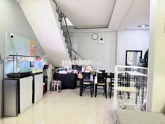 GẤP ! NHÀ CĂN GÓC Q.10 - NỞ HẬU 6.5M - THÔNG 3 ĐƯỜNG - CHỈ 7.3 TỶ TL