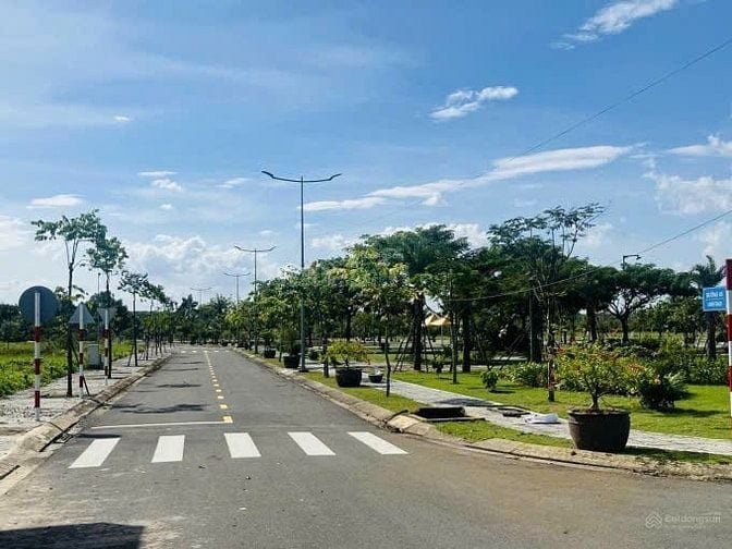 Bán đất Long Thành - Sát SBQTLT -Đường Phùng Hưng 45m -Giá chỉ 13tr/m2