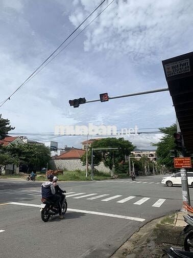 Bán lô đất đẹp mặt tiền đường Hồ Hán Thuong đường lớn khu vực sầm uất