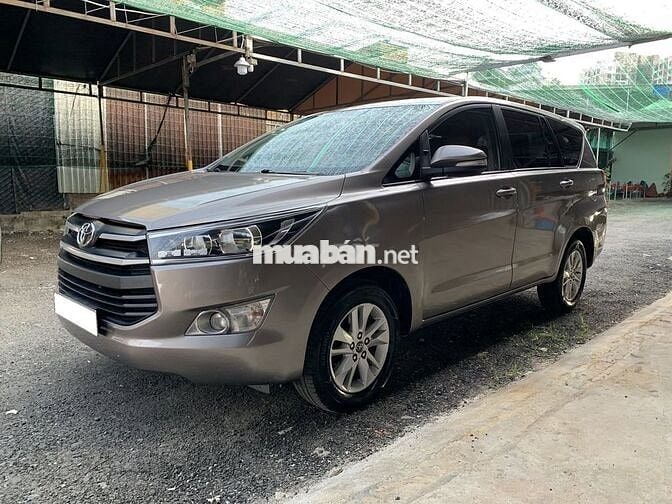 Toyota Innova G 2019 số tự động màu xám
