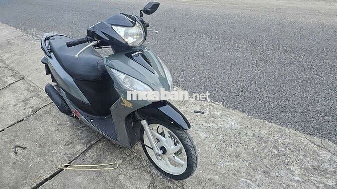 Xe Vision còn tốt , áo mới sơn.