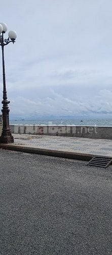 Lê Tiến lái xe trên 15 năm .bằng b2.