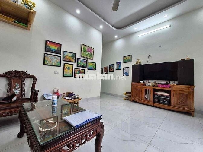 Hơn 2 tỷ có nhà đẹp Định Công Thượng-Oto tránh 40m-62m*2T;3N