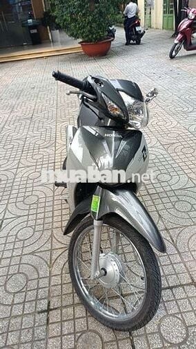 Xe dang keo day du ko chay vết gì hết