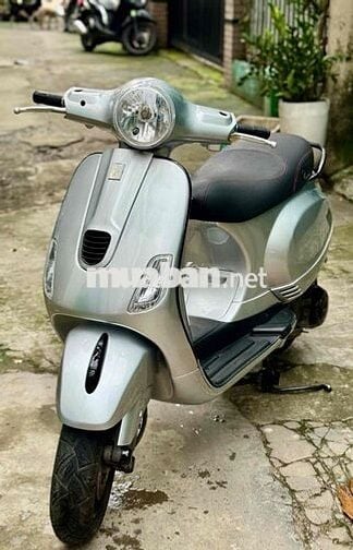 Vespa Lx125cc 3vie phun xăng điện tử bạc posche