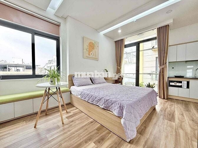 studio ban công cực thoáng , đầy đủ tiện nghi , toà nhà hiện đại